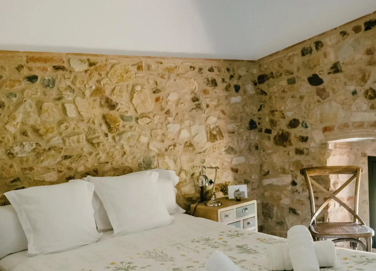 Can Serra 1786 Llagostera Farm stay