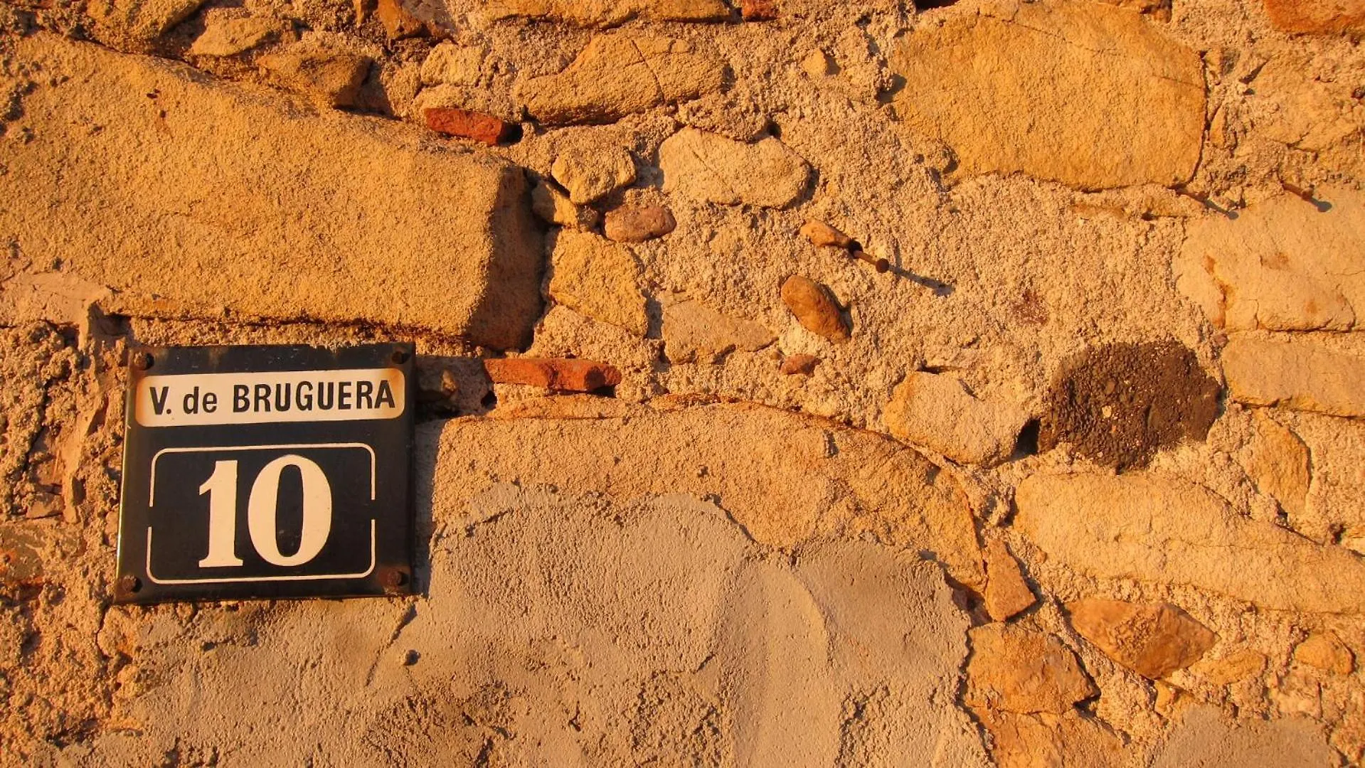 Can Serra 1786 Llagostera Farm stay