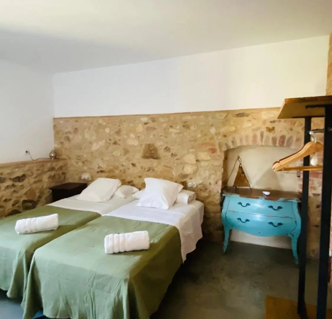 Can Serra 1786 Llagostera Farm stay