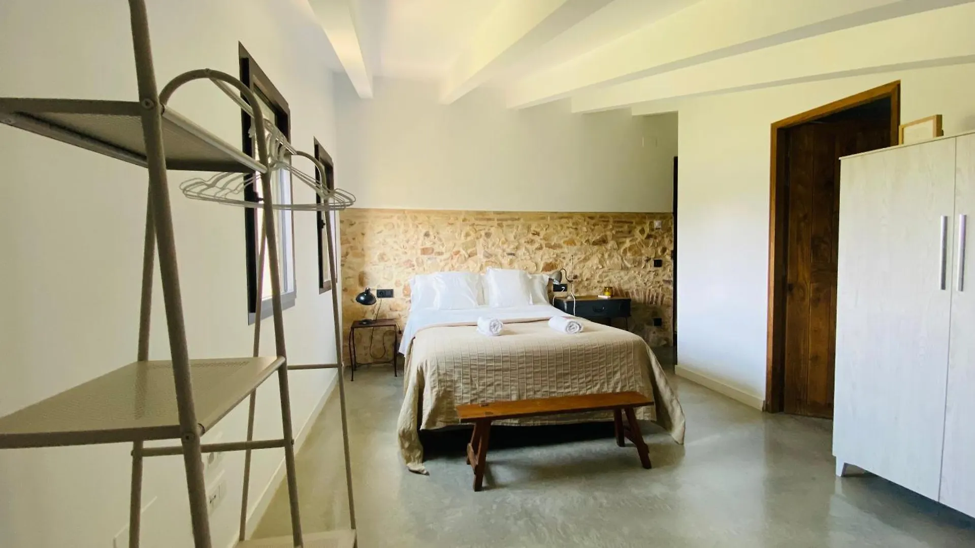 Farm stay Can Serra 1786 Llagostera